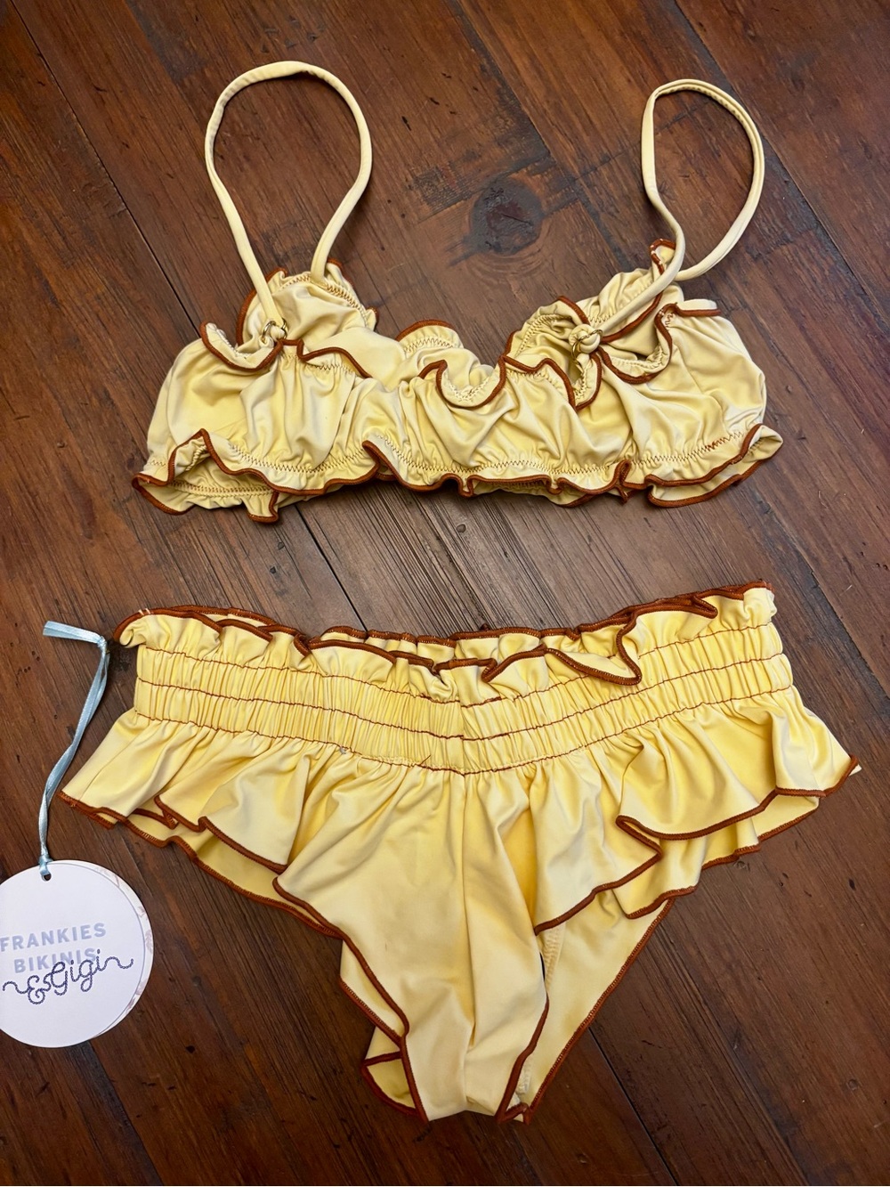 NWT Frankie’s bikinis x Gigi HADID yellow bikini set with brown trim - Picture 6 of 16